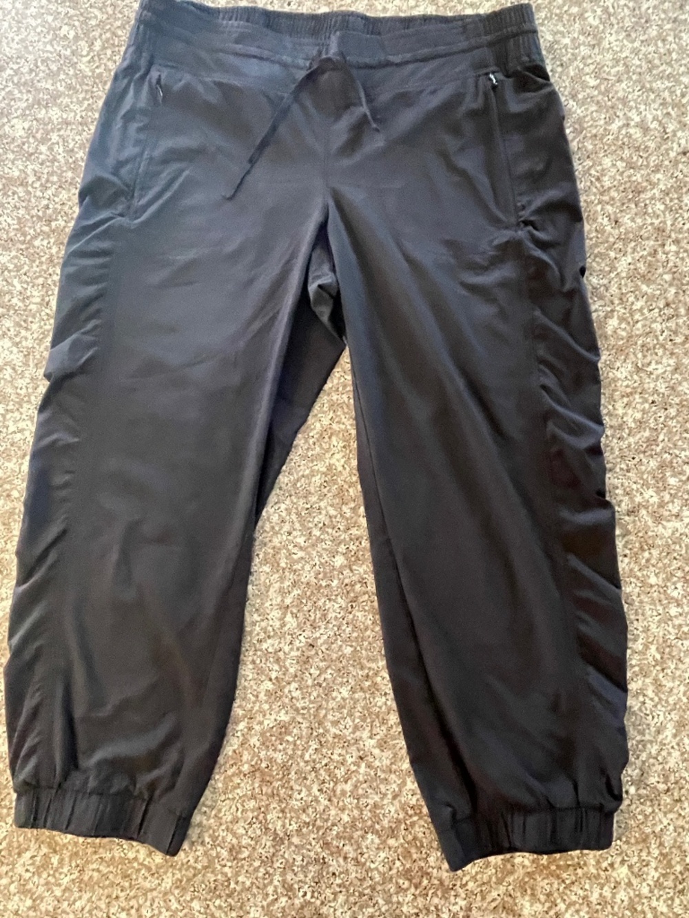 Athleta La Viva Capri size 10 Black